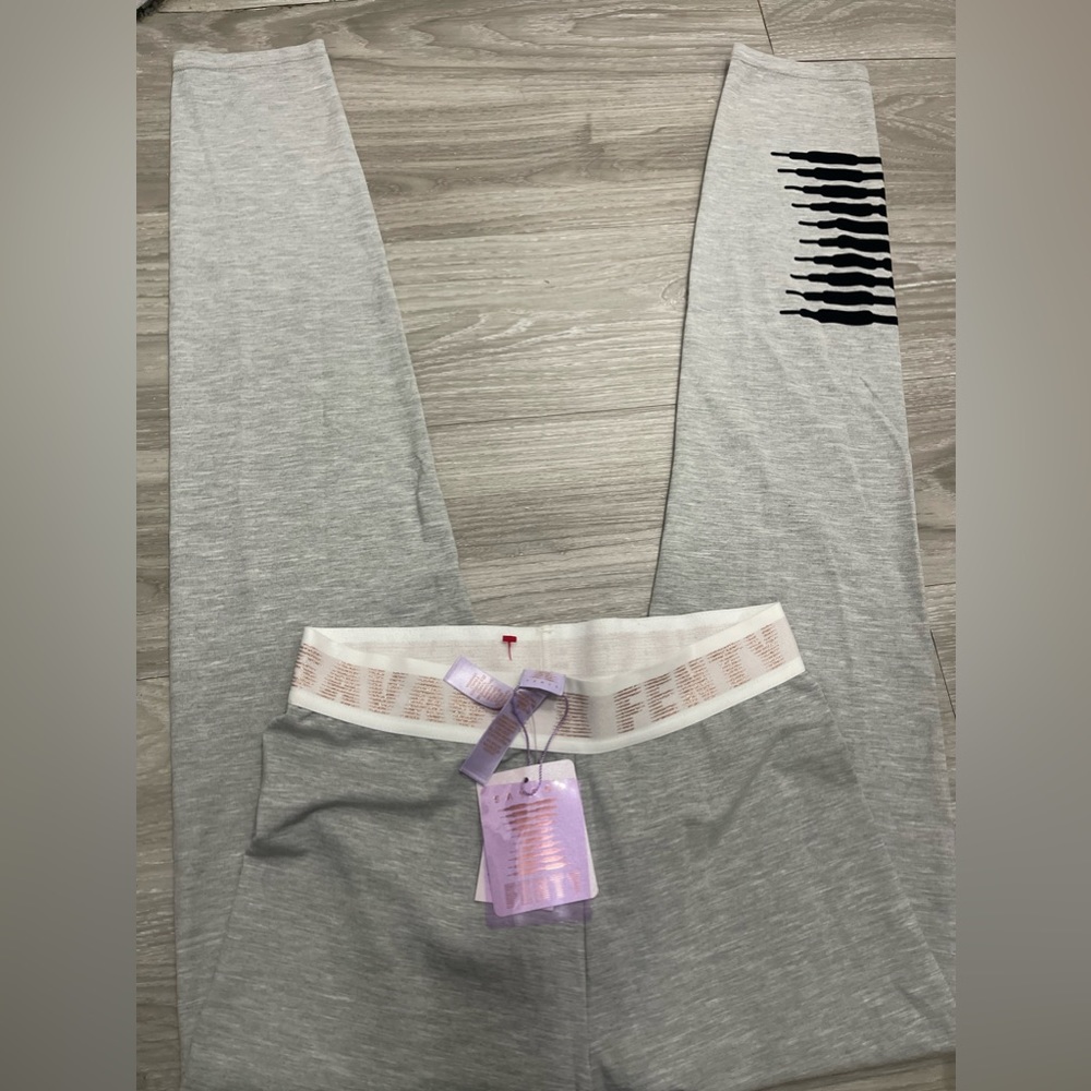 NWT Savage x Fenty Leggings